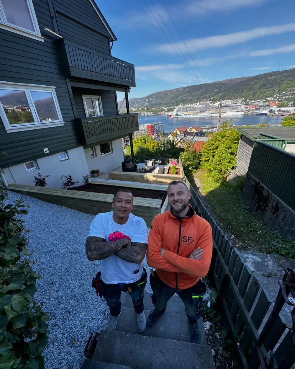 Freddi og Kamelen i hagen