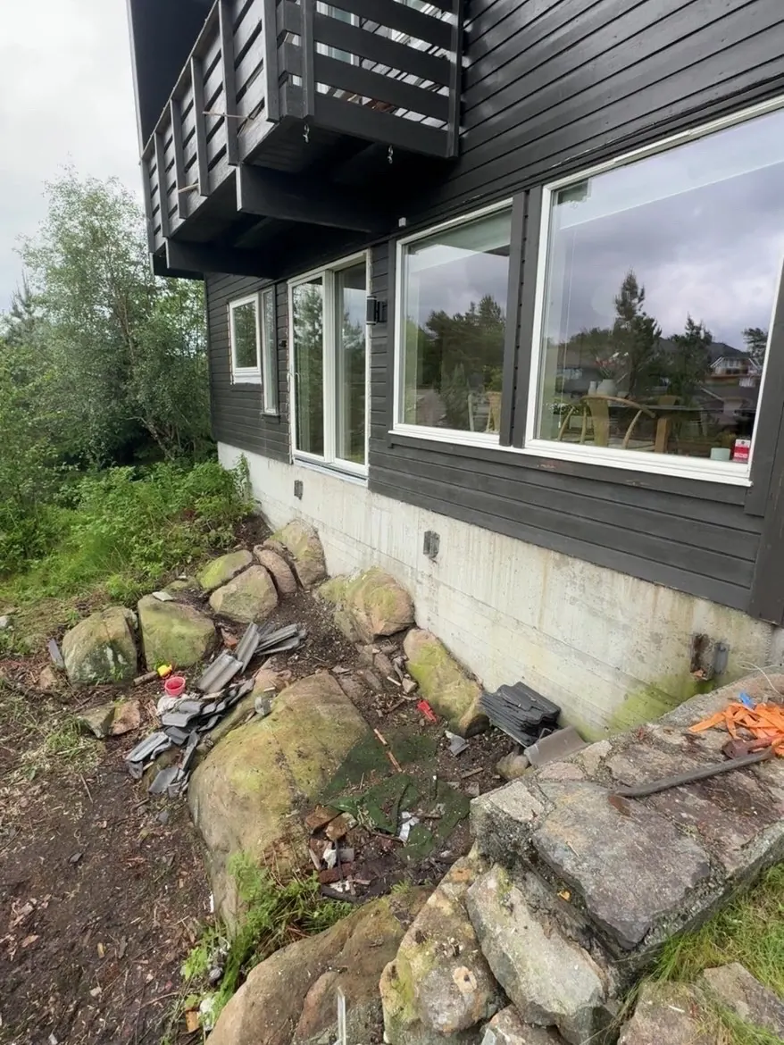 Tomten før terrassen ble bygget